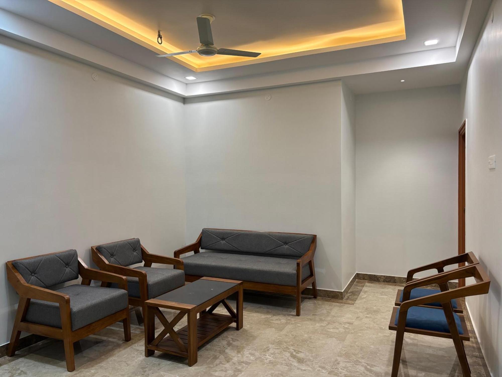 Srirangam Nandavanam Service Apartments Tiruchirappalli Exterior photo