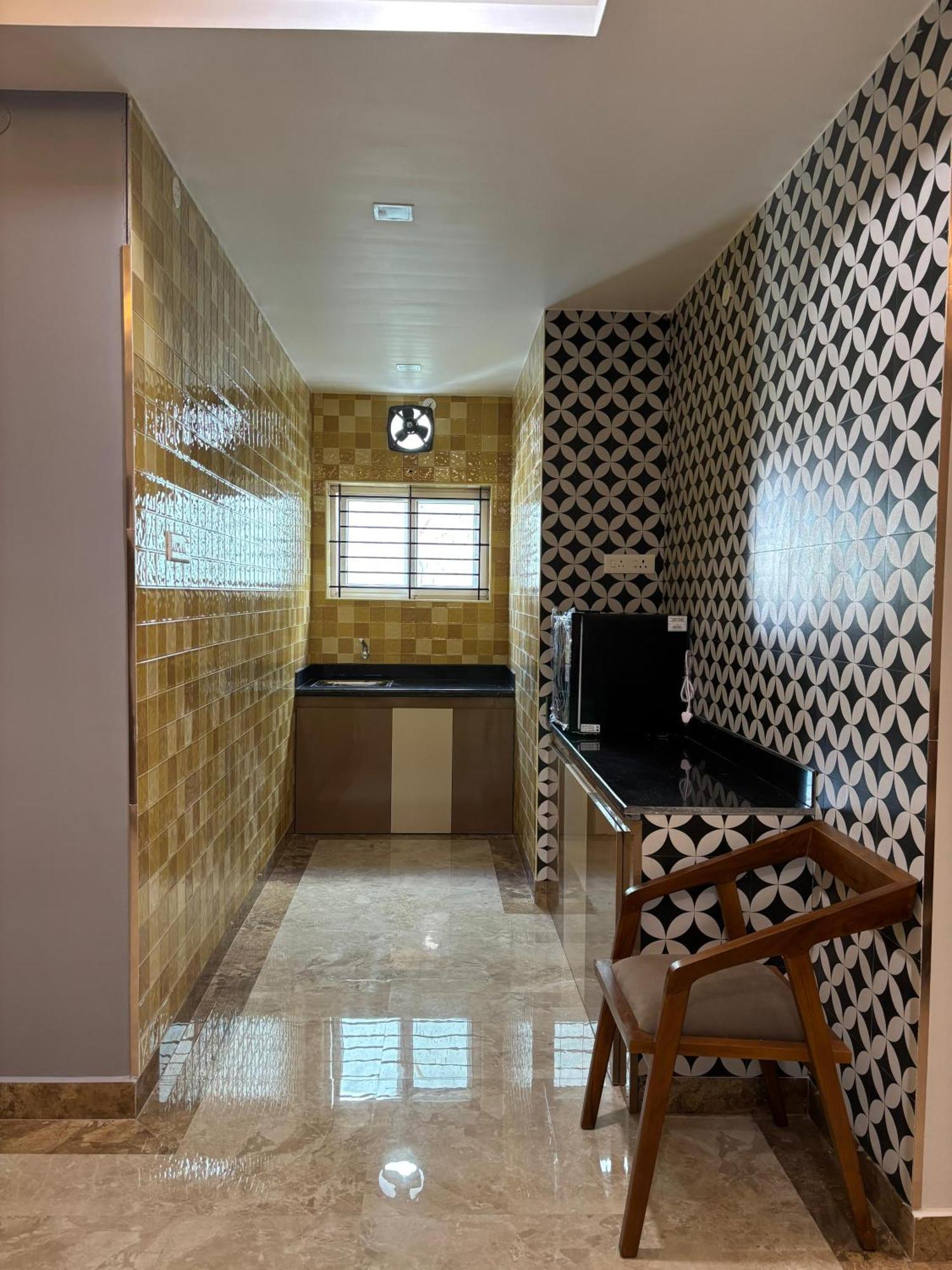 Srirangam Nandavanam Service Apartments Tiruchirappalli Exterior photo
