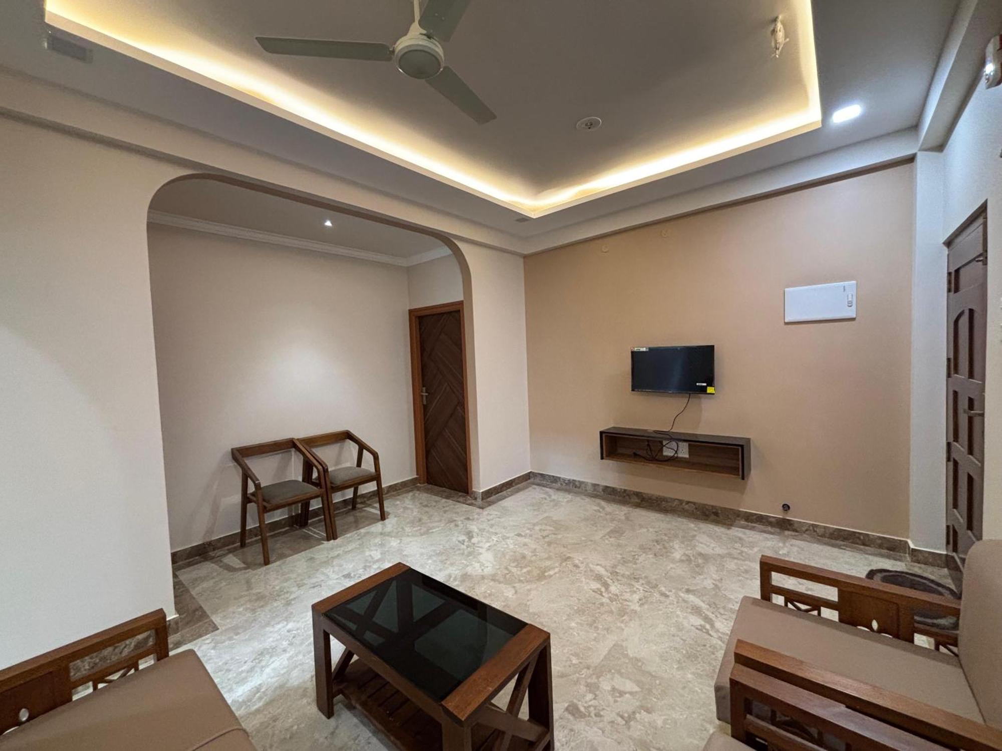 Srirangam Nandavanam Service Apartments Tiruchirappalli Room photo