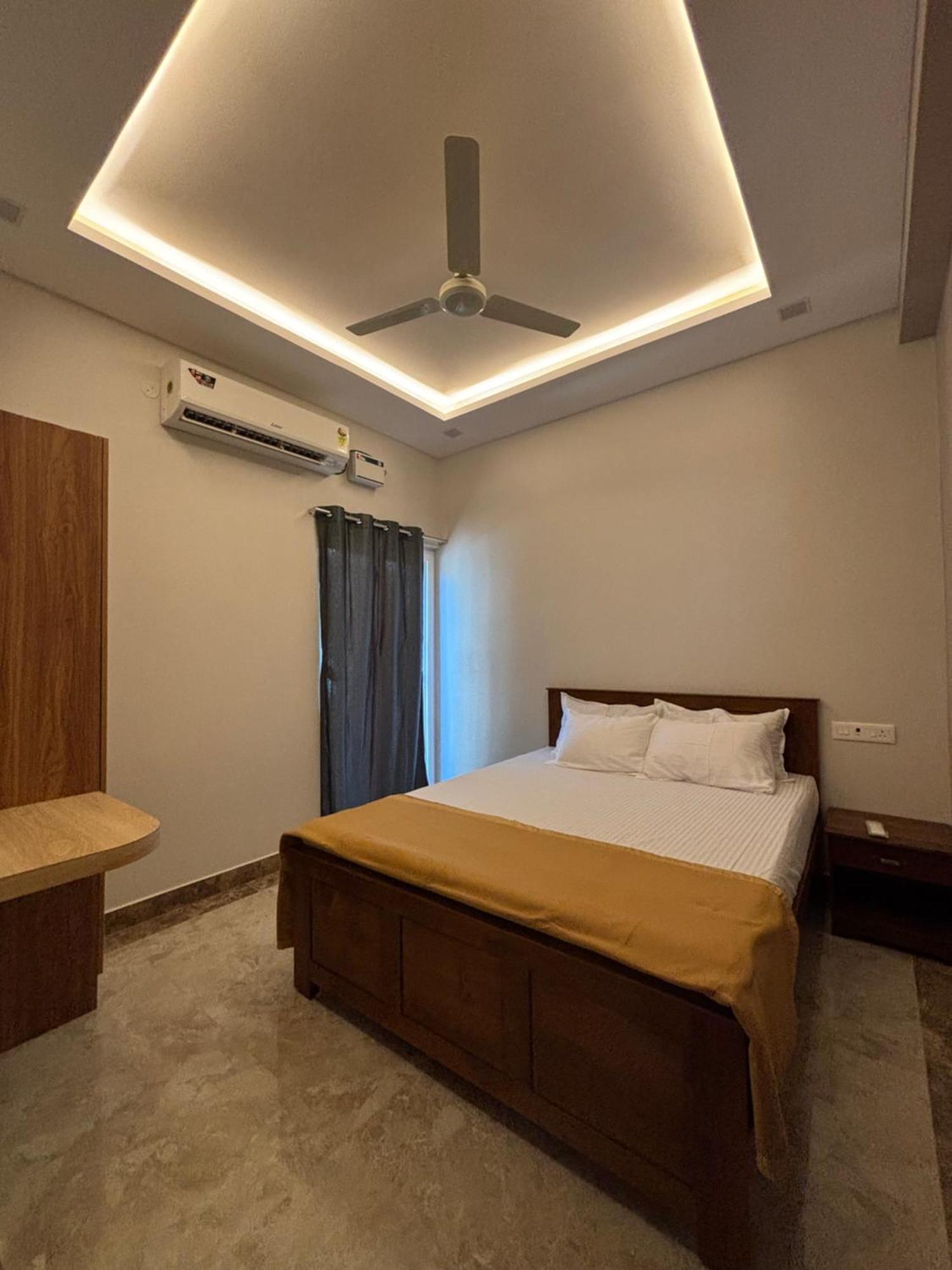 Srirangam Nandavanam Service Apartments Tiruchirappalli Exterior photo